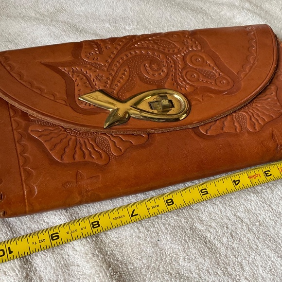 VINTAGE LEATHER  WRISTLET - Picture 5 of 8